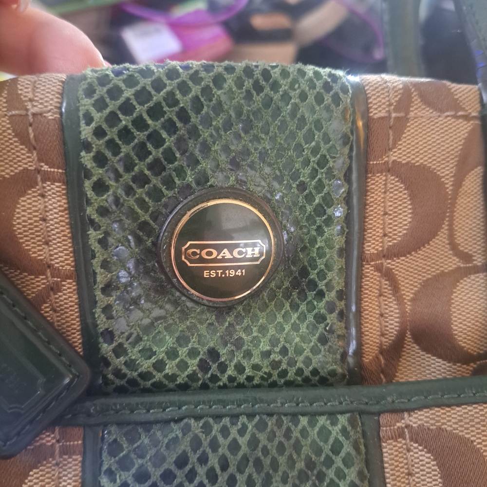Coach Green and Brown Signature Shoulder Bag - Picture 3 of 5
